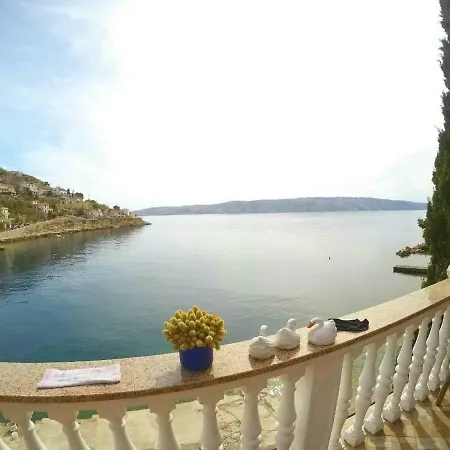 Nives * Stari Grad