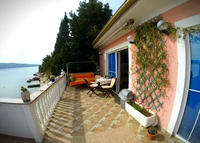 Nives Starigrad (Kvarner)