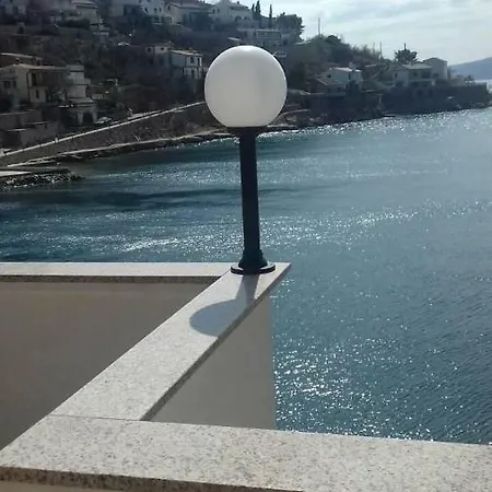 Nives Starigrad (Kvarner)