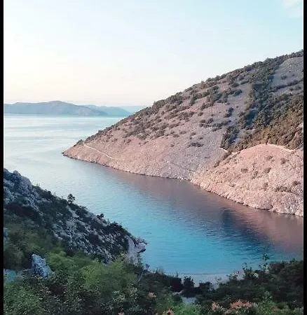 Nives アパート *