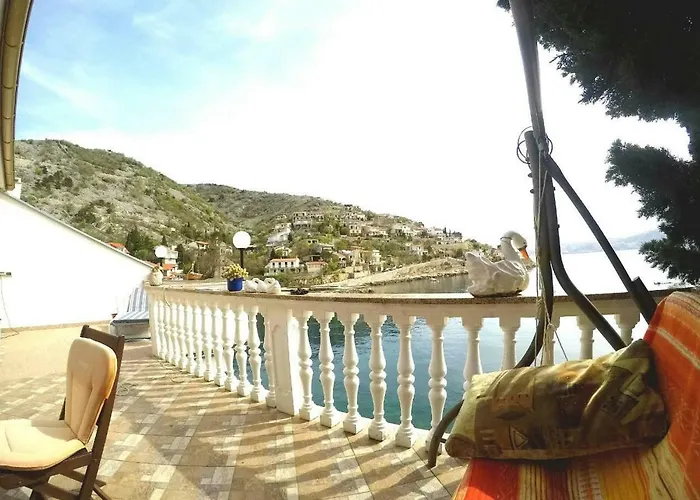 Nives Апартаменты Стариград